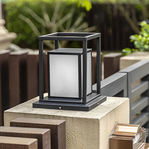 Solar-powered Terrace Lamp