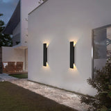 Triglow Outdoor Wall Light