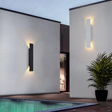 Triglow Outdoor Wall Light