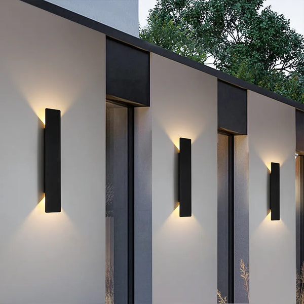 Triglow Outdoor Wall Light